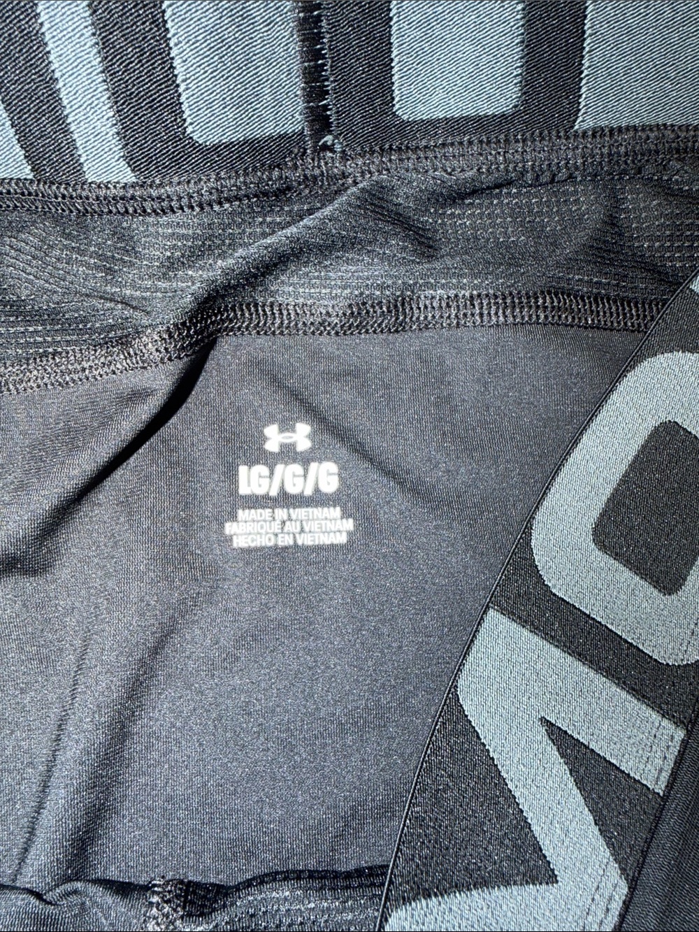 Under Armour Black Leggings with colored Lower Panels - Picture 7 of 8
